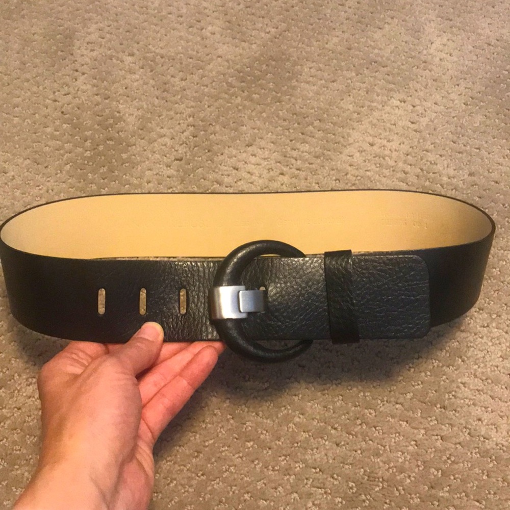 Black leather belt size XS